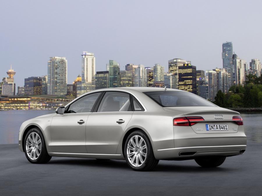  Audi A8L W12 Quattro (D4) 2013 года  (WW) (фото 2 из 24)